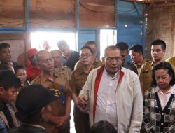 Bupati Dairi Sambangi Keluarga Korban Kecelakaan di Sumbul, Sampaikan Belasungkawa