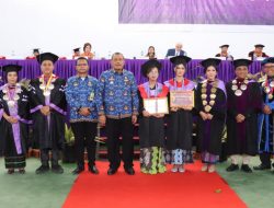 Tetap Berpihak pada Kaum Berketerbatasan, Pesan Bupati Dairi di Wisuda STT OI