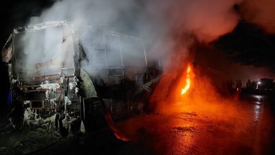 Diduga Korsleting, Bus PT RAPI Terbakar di Jalinsum Asahan