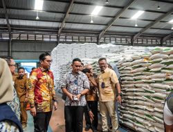 Rico Waas Tegaskan Kehadiran Pemerintah Lewat Bantuan Pangan