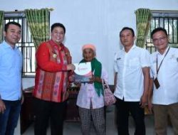 Bupati Samosir Salurkan Bantuan ATENSI untuk Disabilitas