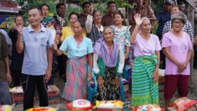 Ratusan KK Terdampak Longsor di Pakpak Bharat Terima Bantuan Sembako