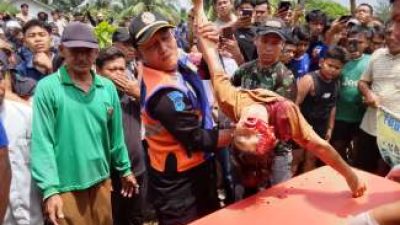 Kereta Api Putri Deli Tabrak Fortuner di Perlintasan Tanpa Palang, Dua Anak Tewas