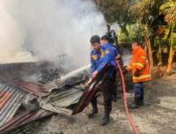 Diduga Bakar Sampah, Rumah Warga di Air Genting Ludes Terbakar