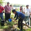 Pemkab Samosir Tebar 1.000 Bibit Ikan dan Tanam Pohon di Danau Toba