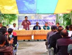 Pemkab Samosir Perkuat Ketahanan Pangan Lewat Bantuan Bawang Putih dan Traktor