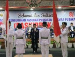 Pengukuhan 17 Paskibraka Taput, Bupati Tekankan Pembinaan Karakter Generasi Muda