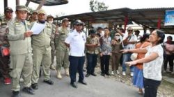 Kios di Kawasan Menara Pandang Tele Dibongkar, Penertiban Berlangsung Kondusif